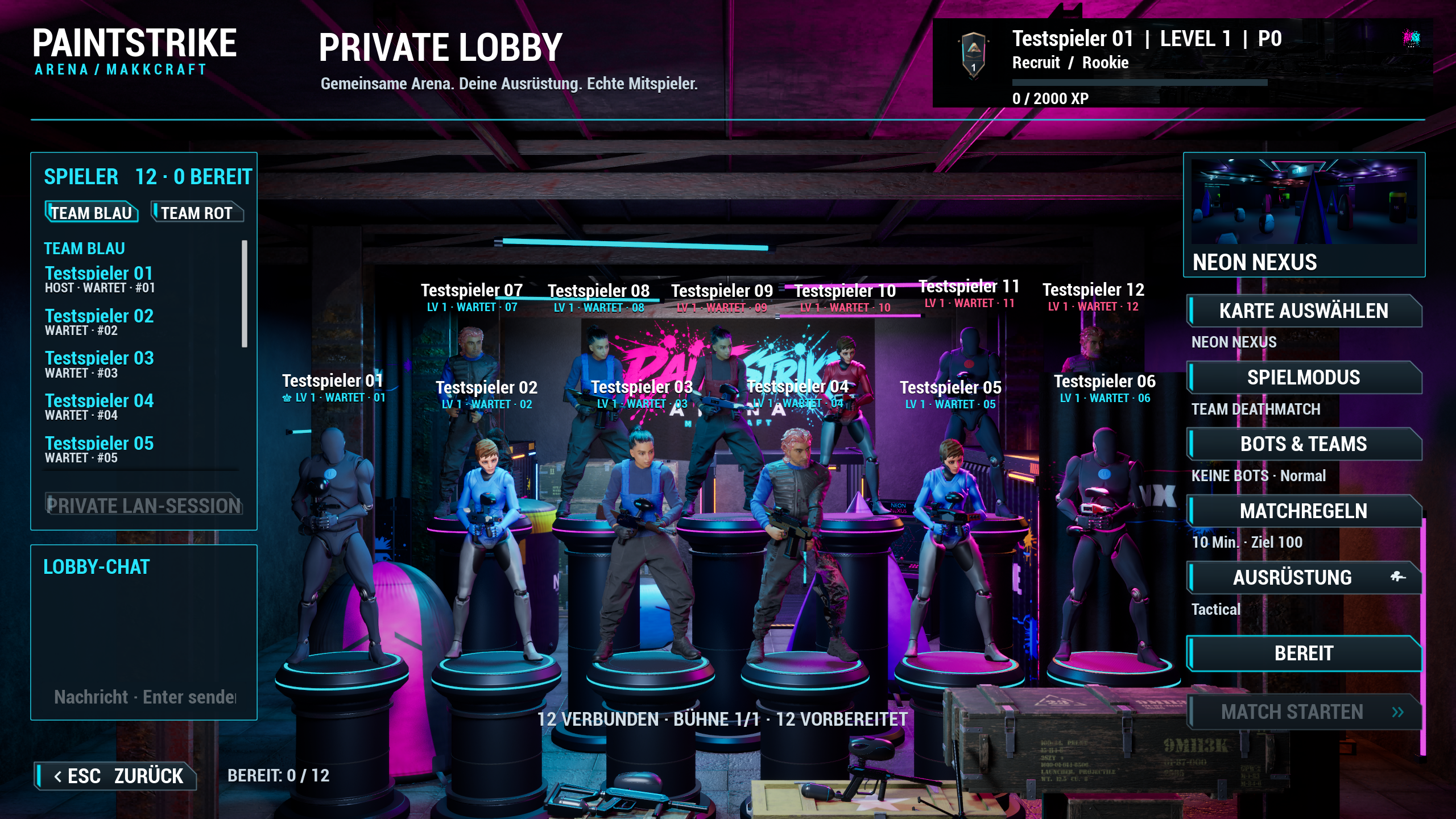 Zwölf verbundene Teilnehmer auf einzelnen Neonpodesten in der privaten PaintStrike-Lobby
